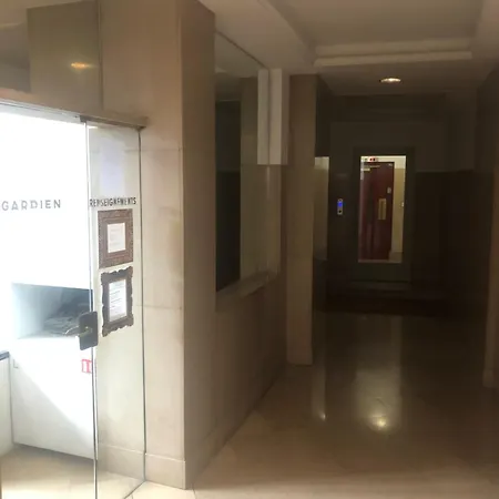 Апартаменты Low-budget Near Champs-elysees
